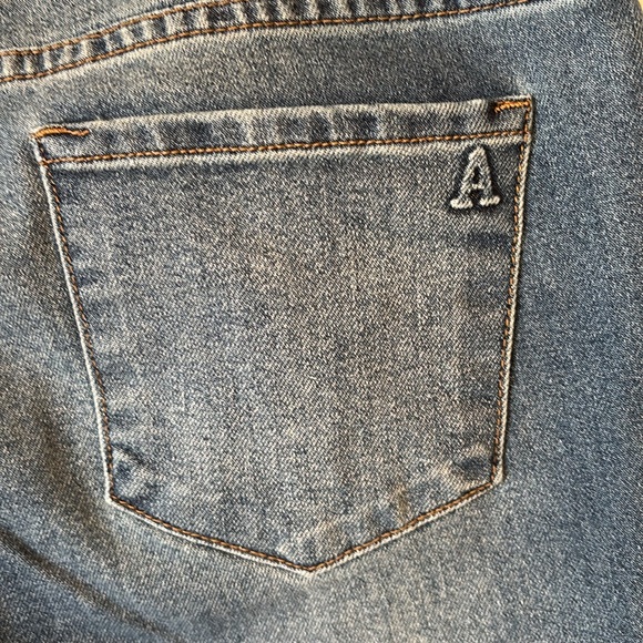 Articles of Society Low Rise Flare Leg Raw Hem Medium Wash Blue Jeans - Size 30 - Picture 9 of 14